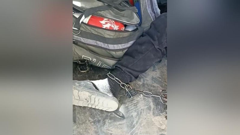 Изрображение 'В Самарканде обнаружили в "Дамасе" избитого ребенка, прикованного цепью к ноге'
