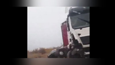 Изрображение 'Массовое ДТП на трассе Навои-Зарафшан: пострадали 16 человек (видео)'