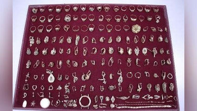 Изрображение 'В столичном аэропорту женщина пыталась вывезти ювелирные изделия на 133 млн сумов'