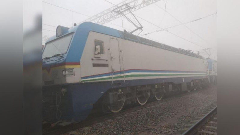 Изрображение 'Из-за отключения света поезд Андижан-Ташкент простоял на пути больше часа'