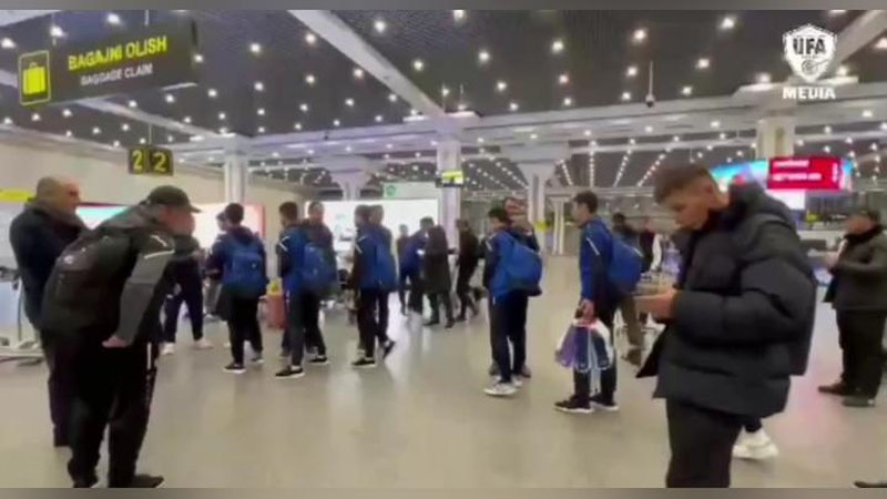 Изрображение 'Сборная Узбекистана до 17 лет, дошедшая до 1/4 финала Кубка мира, вернулась в Ташкент'