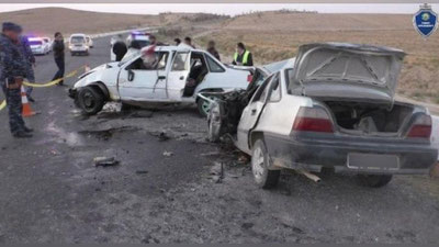 Изрображение 'В Джизакской области в лобовом столкновении погибли водители "Нексий" (видео)'