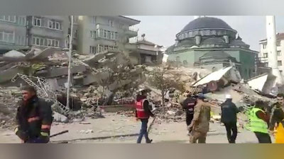 Изрображение 'Новое землетрясение в Турции и новые обрушения: погиб 1 человек, более 70 пострадали (видео)'