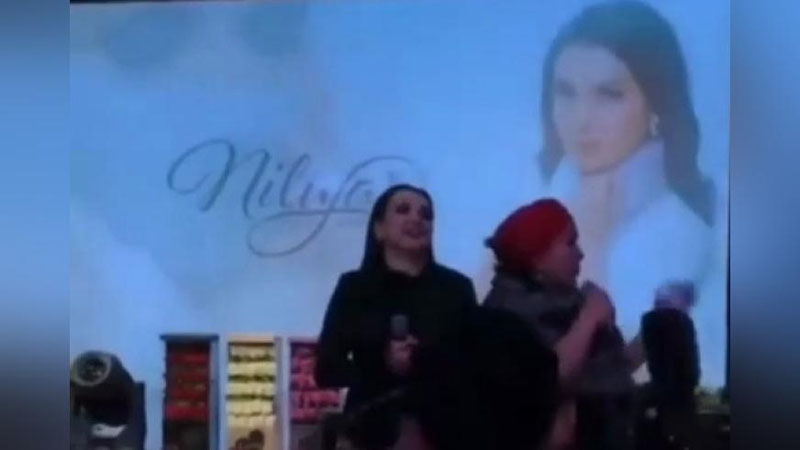 'Nilufar Usmonova onasi konsertdan xaydab chiqargan ayol va go`dak kim ekanini ma`lum qildi (video)'ning rasmi