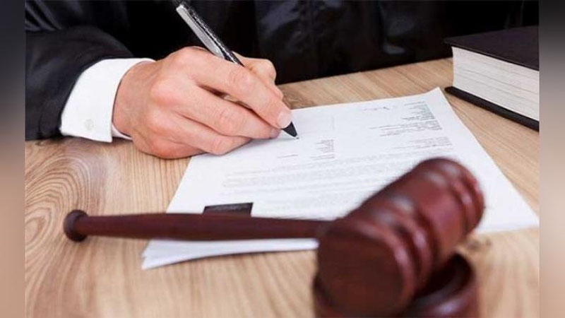 'Davlat xizmatlari bo`yicha sudga murojaat qilganda davlat boji 50 foizga qisqaradi'ning rasmi