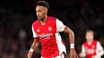 'Обамеянг Жалолиддин Машарипов билан бир жамоада тўп суриши мумкин'ning rasmi