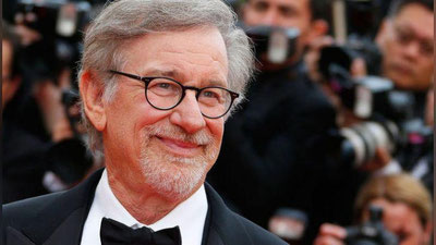 'Spilberg Netflix kinofilmlaridan voz kechish kerakligini ta`kidlamoqda 'ning rasmi