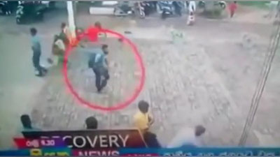 Изрображение 'КАМЕРЫ ЗАФИКСИРОВАЛИ ПРЕДПОЛАГАЕМОГО ТЕРРОРИСТА В ШРИ-ЛАНКЕ (ВИДЕО)'