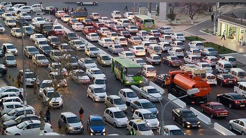 Изрображение 'С 1 марта тяжелым грузовикам запретят въезжать в Ташкент в часы пик'