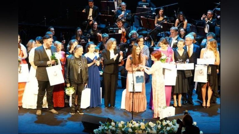 Изрображение 'ИСПОЛНИТЕЛЬНИЦА ИЗ УЗБЕКИСТАНА ЛУЧШЕ ВСЕХ СПЕЛА ПЕСНЮ АННЫ ГЕРМАН НА ПОЛЬСКОМ ЯЗЫКЕ'