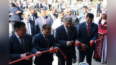 'O`sh shahrida o`zbekistonlik quruvchilar tomonidan bunyod etilgan maktab-gimnaziya faoliyatini boshladi'ning rasmi