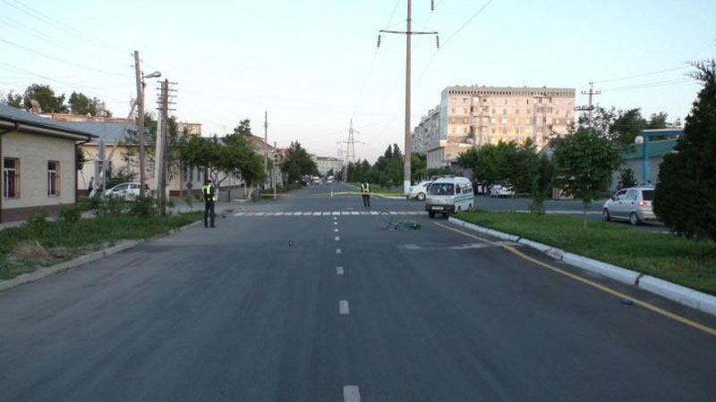 'Samarqandda "naushnik" taqib yo`ldan o`tayotgan velosipedchini “Kaptiva” urib yubordi'ning rasmi