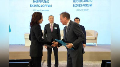 'UzAuto Ўзбекистон-Қозоғистон минтақалараро бизнес форуми доирасида 570 миллион АҚШ долларлик сармоявий ва савдо-иқтисодий шартномалар имзолади'ning rasmi