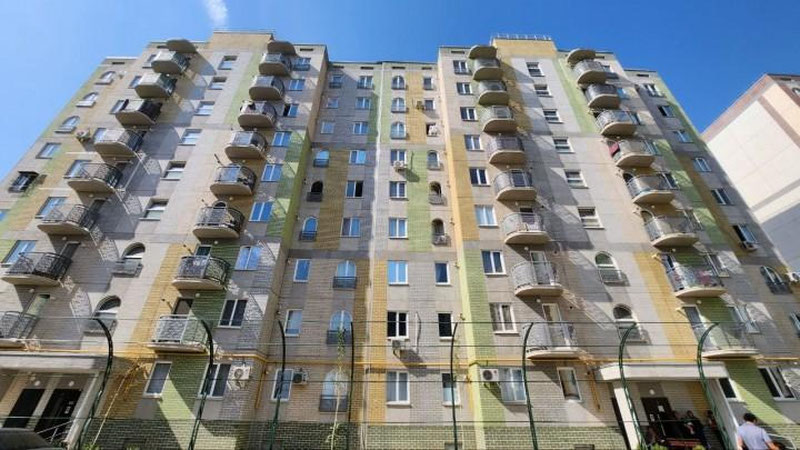 'Чирчиқдаги "ёнбошлаб" қолган "дом" бўйича расмий изоҳ берилди'ning rasmi