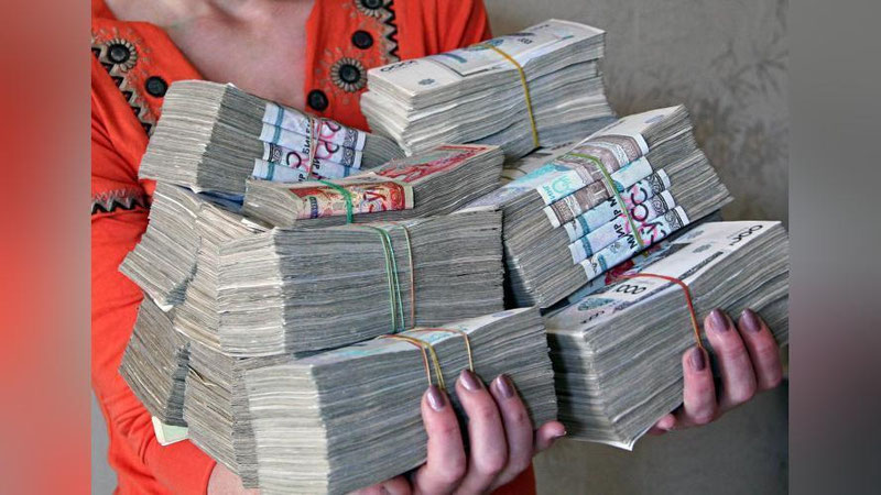 'Ўзбекистонда 70 фоиз аҳолининг асосий даромад манбаи ойлик иш ҳақи экани маълум қилинди. 15 фоизи эса...'ning rasmi