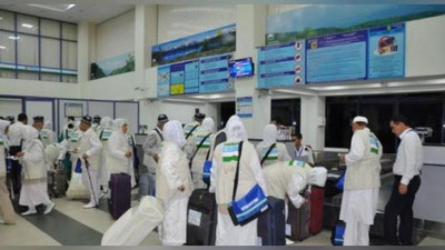 '"Haj"ga jo`natishni va`da qilgan firma fuqarolarning 7,5 ming dollarini "uxlatdi"'ning rasmi