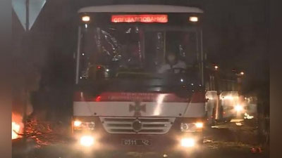 'Ukrainada Xitoydan evakuasiya qilinganlarning avtobuslari toshbo`ron qilindi'ning rasmi