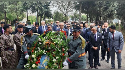 'O`zbekiston delegasiyasi Hirotda Alisher Navoiy tavalludining 580 yilligiga bag`ishlab o`tkazilgan tantanalarda ishtirok etdi'ning rasmi