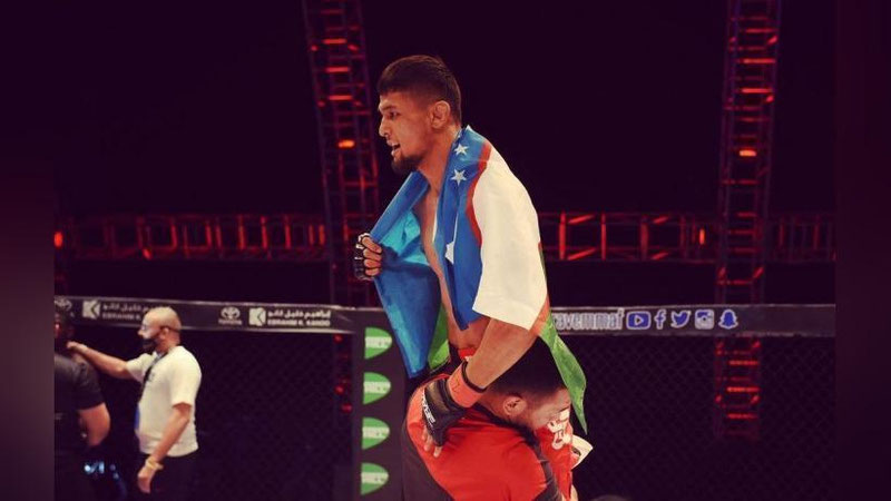 'Ўзбекистонлик MMA жангчиси Нурсултон Рўзибоев бразилиялик рақибини 1-раундда нокаутга учратиб, чемпионлик камарининг эгасига айланди'ning rasmi