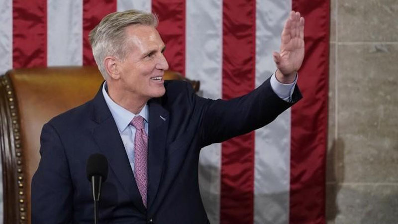 '15 urinishdan so`ng AQSh Kongressi vakillar palatasi o`ziga spiker sayladi'ning rasmi