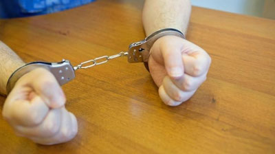 'Qarshida tanishini avval mashinasida urib, so`ngra urib-tepib o`ldirgan shaxs qo`lga olindi'ning rasmi