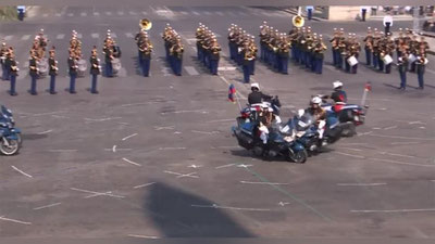 'Makronning ko`z o`ngida ikki motosiklchi to`qnashib ketdi (Video)'ning rasmi