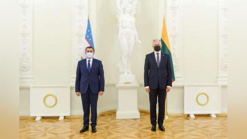 Изрображение 'Посол Узбекистана Кадамбай Султанов вручил верительные грамоты Президенту Литвы'