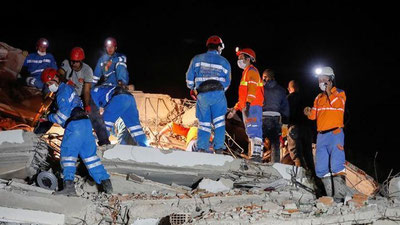 'Turkiya: qurbonlar va jabrlanganlar soni oshdi. Samos orolida bolalar halok bo`ldi'ning rasmi