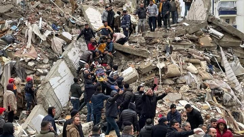 Изрображение 'Число жертв землетрясения в Турции и Сирии продолжает расти'
