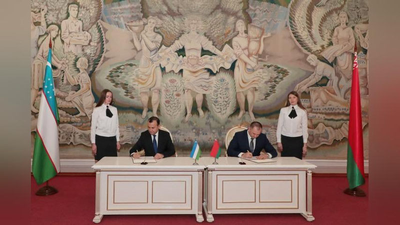 'Ўзбекистон Жамоат хавфсизлиги университети ва Беларусь Республикаси Ҳарбий академияси ўртасида меморандум имзоланди. Эндиликда...'ning rasmi