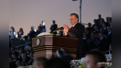 '"Chuqur o`ylab, xalq bilan maslahat qilib, faqat referendum asosida qabul qilamiz" — Prezident yangilanayotgan Konstitusiya haqida'ning rasmi