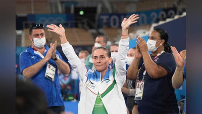 '"Manchester Yunayted" darvozaboni  hurmat ko`rsatgan, AQSh gimnastikachilari u bilan suratga tushishni iltimos qilgan afsonaviy Chusovitina'ning rasmi