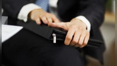 'Тошкентдаги университет ўқитувчилари бир хил форма кийишга мажбурландими?'ning rasmi