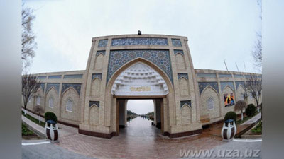 'Muftiy Usmonxon Alimov “Hakim Termiziy" ziyoratgohiga tashrif buyurdi'ning rasmi