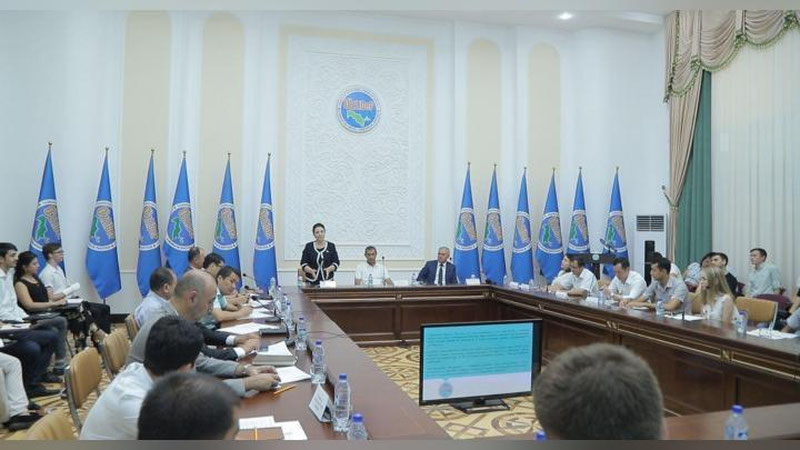 'O‘zLiDeP ilgari surayotgan “Veb-frilans” faoliyati uyushmagan yoshlar va uyda o`tirgan xotin-qizlarni ish bilan ta`minlaydi'ning rasmi