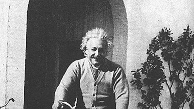 'Eynshteynning “Gitlerning aqlsizligi” haqidagi xatlari sotildi 'ning rasmi