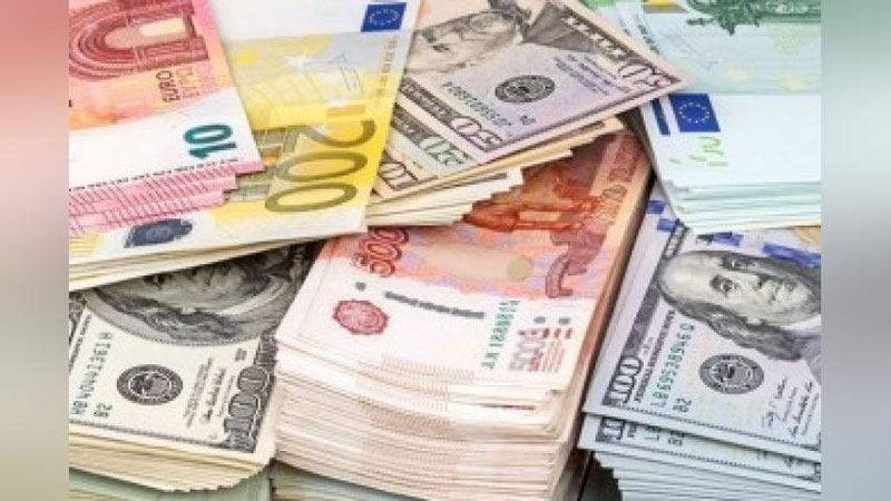 'O`zbekistonda barcha xorijiy valyutalarning so`mga nisbatan qiymati tushdi'ning rasmi