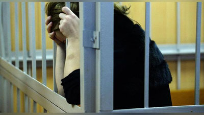 'Қизингиз билан қамоқда бирга ўтирганман...'ning rasmi