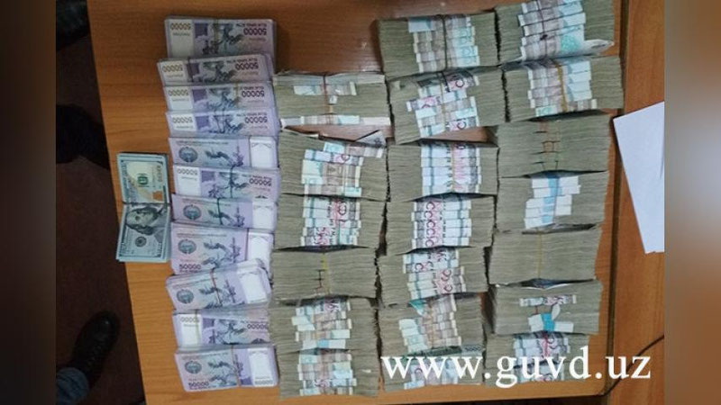 Изрображение 'В СТОЛИЦЕ С ПОЛИЧНЫМ ЗАДЕРЖАЛИ НЕЛЕГАЛЬНОГО ВАЛЮТЧИКА'