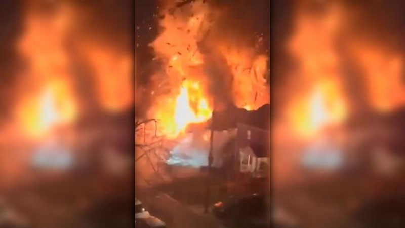 Изрображение 'Мощный взрыв, уничтоживший жилой дом под Вашингтоном, попал на видео'