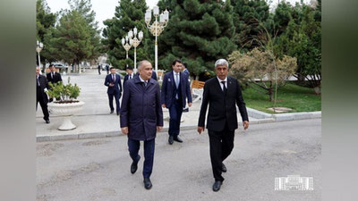 Изрображение 'Джахонгир Артыкходжаев ознакомился с проектом парка "Ташкент" в Ашхабаде'