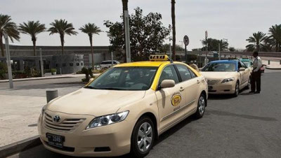 Изрображение 'ТАКСИСТ ИЗ ОАЭ ВЕРНУЛ КЛИЕНТУ ЗАБЫТЫЙ ПОРТФЕЛЬ С $500 ТЫС'