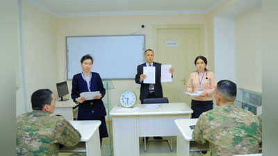 'Nukusda askarlar imtiyozli tavsiyanoma olish uchun test topshirishdi'ning rasmi