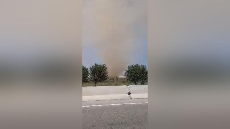 Изрображение 'В Узгидромете прокомментировали видео пылевого "торнадо" в Сырдарьинской области'