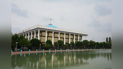 'Ўзбекистон Конституциясига ўзгартириш киритиш борасидаги қонун лойиҳаси қуйи палатага киритилди (видео)'ning rasmi