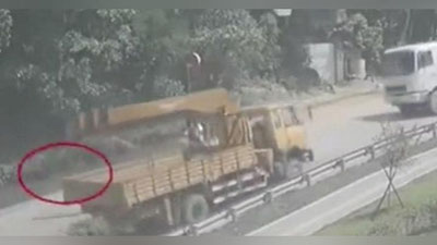 'Ilgak velosipedchining umriga zomin bo`ldi (Video)'ning rasmi