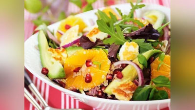 Изрображение 'РЕЦЕПТ ДНЯ: САЛАТ ИЗ КУРИЦЫ С АВОКАДО'