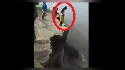 'Ҳиндистонда гирдобга маҳлиё бўлган эркак жарликка тушиб кетди (Видео)'ning rasmi