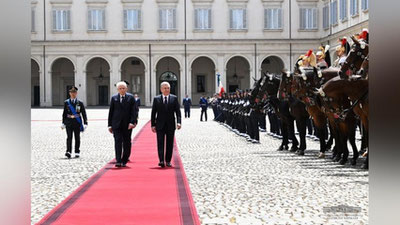 'Rim shahridagi Kvirinal saroyida Shavkat Mirziyoevni rasmiy kutib olish marosimi bo`lib o'tdi'ning rasmi