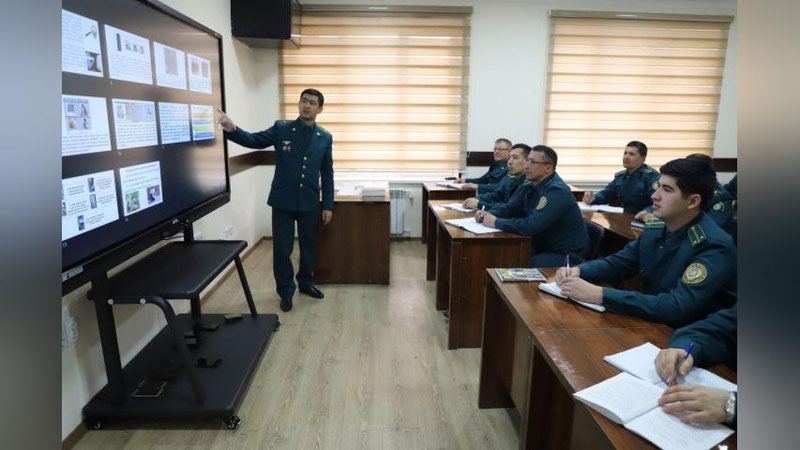 '“Obod va xavfsiz mahalla” tamoyiliga asoslangan  yangi tizimni joriy etish yuzasidan o`quv yig`inlari o`tkazilmoqda'ning rasmi